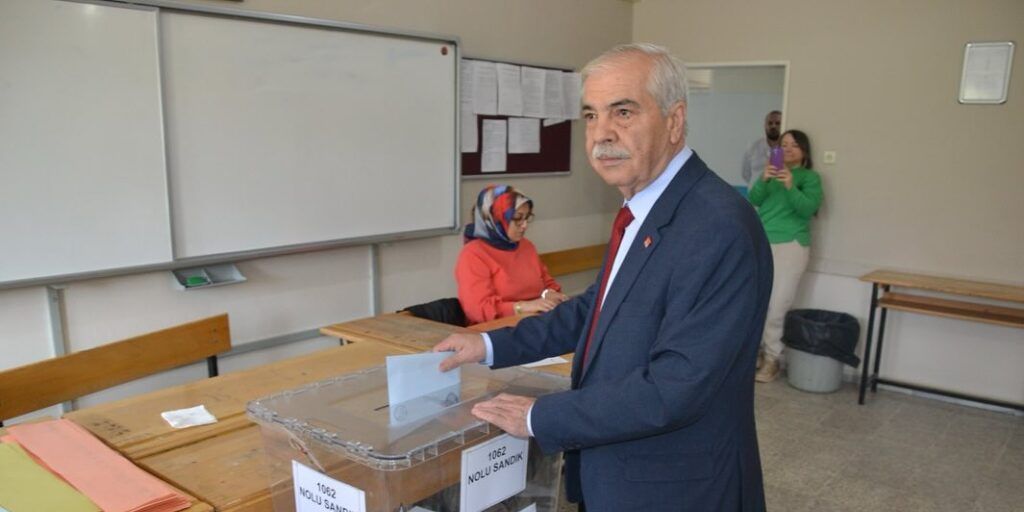 Özcan, Keşan Belediye Başkanlığını ilan etti: “Herkesin belediye başkanıyım; kavga yok, sevgi var”