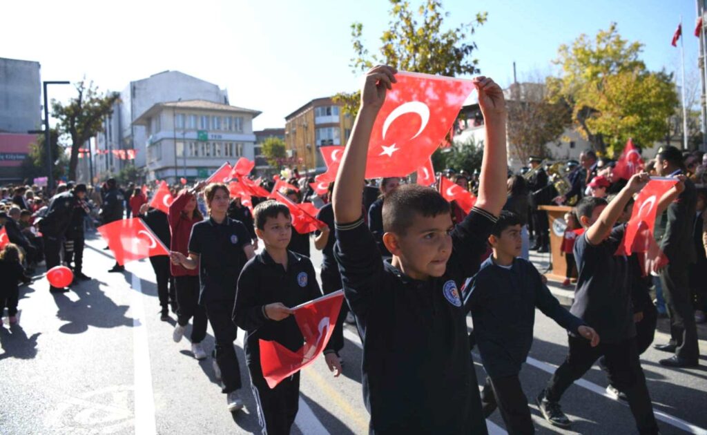 Cumhuriyetimizin 101. yılı, Keşan'da coşkulu törenlerle kutlandı