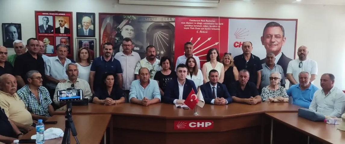 İlçe Başkanı Anıl Çakır ve yönetimi de CHP'den istifa etti