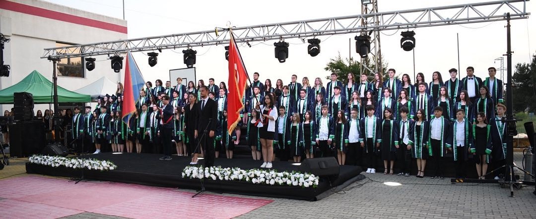 Batı Koleji, 110 öğrencisini törenle mezun etti