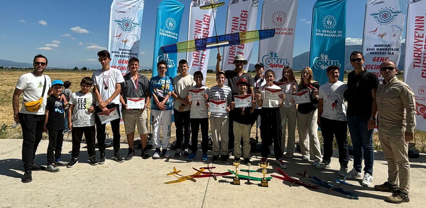 Keşan Batı Koleji, Model Uçak Türkiye finalinden kupalarla döndü