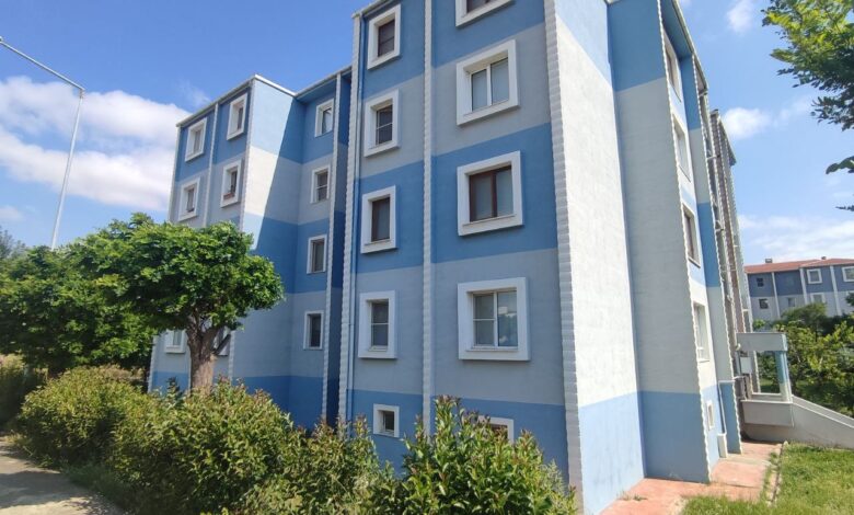 Pencereden düşen çocuk ağır yaralandı
