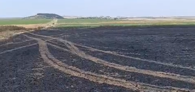 Karaacali’de gübre, Boztepe’de tarla yangını