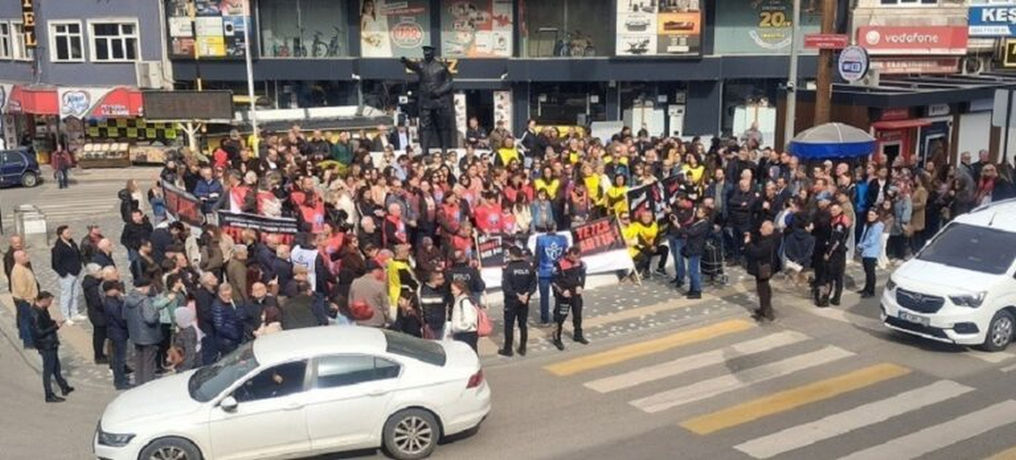 Keşan’da eğitimciler, “Yaşam Nöbeti” tuttu