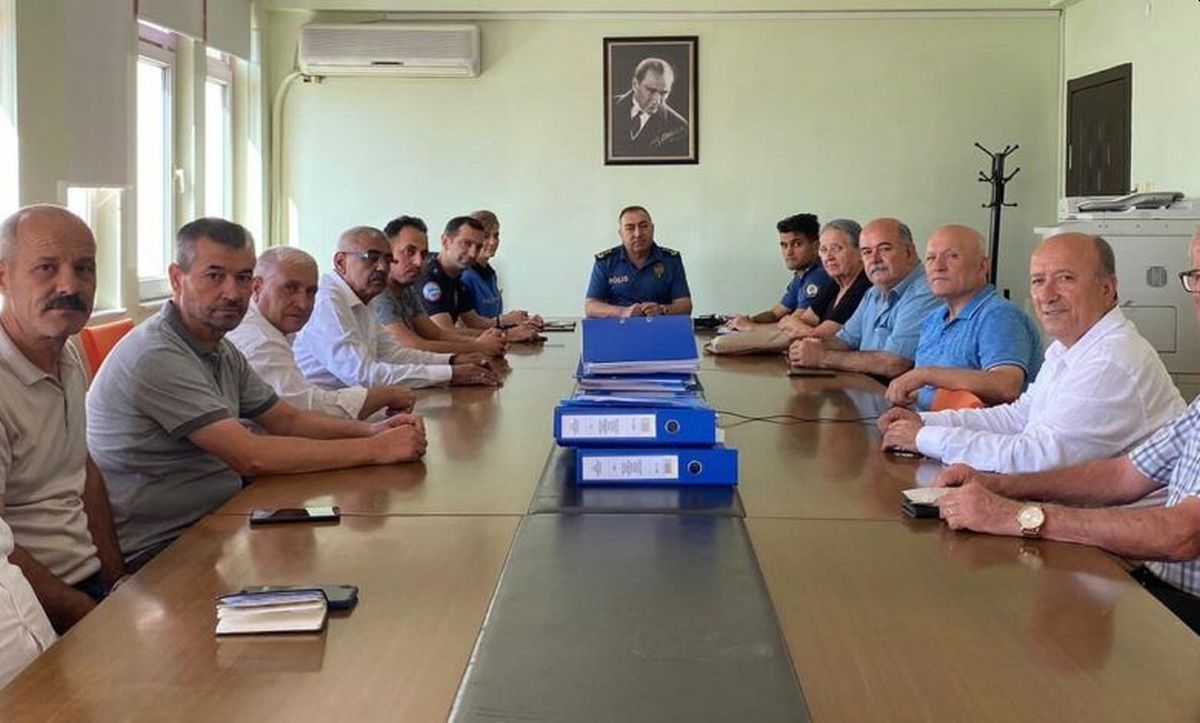 Keşan Emniyet Müdürü Yalçın, muhtarlarla biraraya geldi
