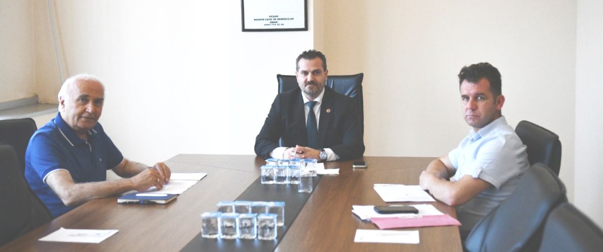 Belediye işyerlerinin kiralama ihalesi yapıldı