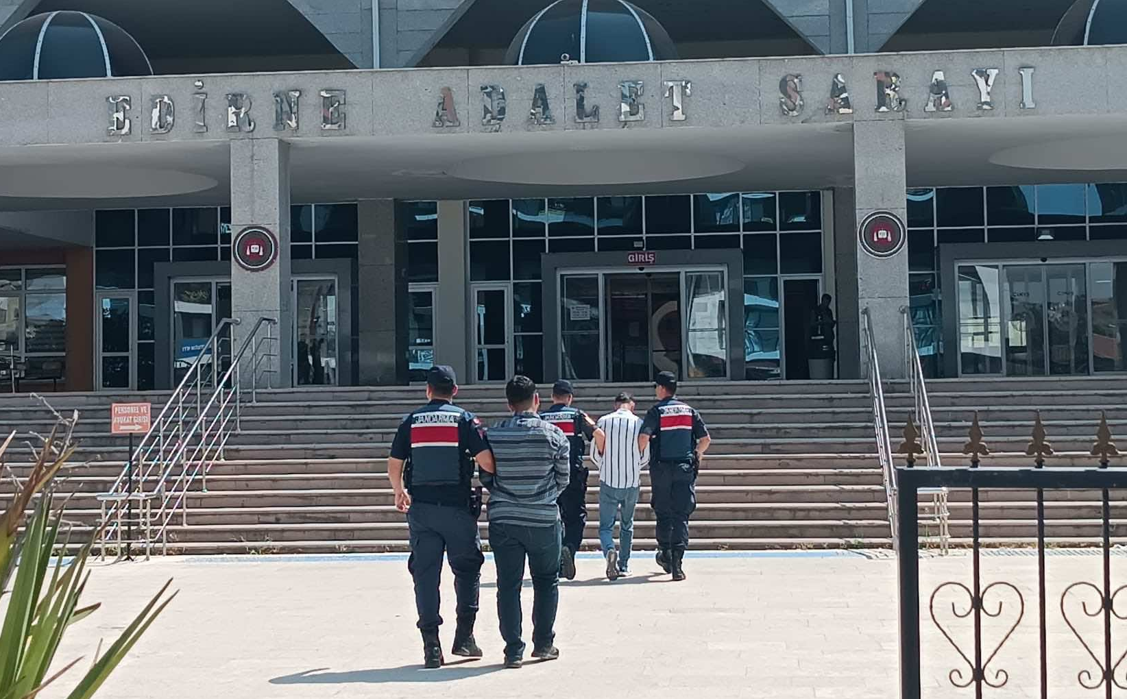 Jandarmadan “dolandırıcı” operasyonu! 