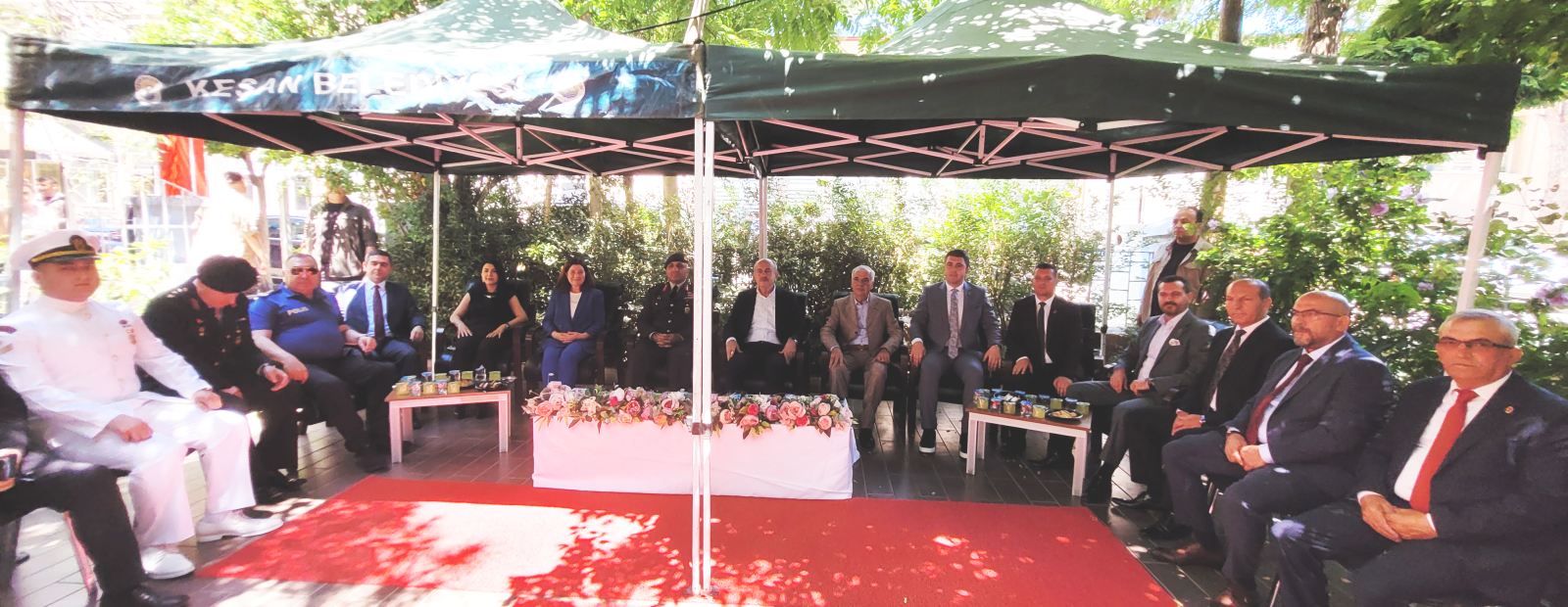 Geleneksel toplu bayramlaşma, Keşan Öğretmenevi bahçesinde yapıldı