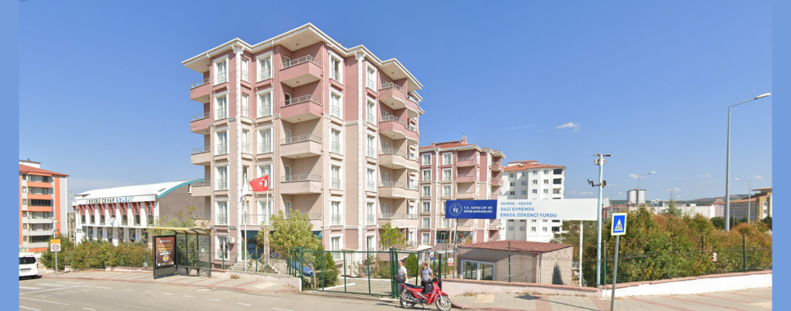 Gazi Evrenos Yurdu’nda kalan öğrenciler, ilçe merkezi dışına taşınmak istemiyor