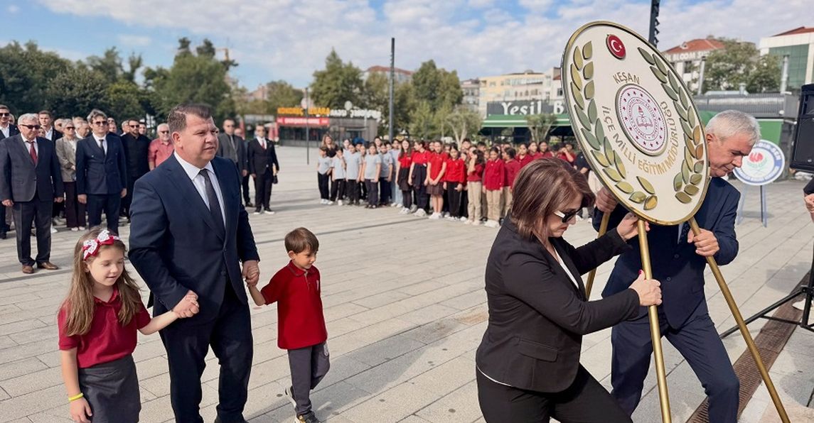 Yeni eğitim-öğretim yılı törenle başladı