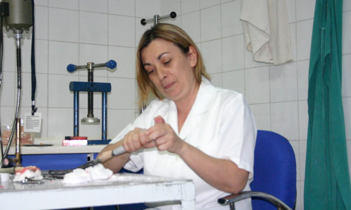 Diş Teknisyeni Sunay Can emekliye ayrıldı