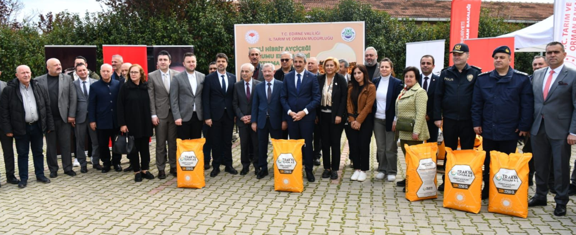 Keşan’da, 41 üreticiye 640 kilo tohum desteği verildi