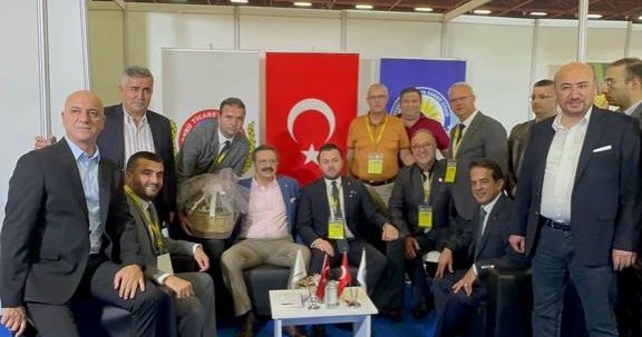 TOBB Başkanı Hisarcıklıoğlu, Keşan TSO’nun YÖREX standını ziyaret etti