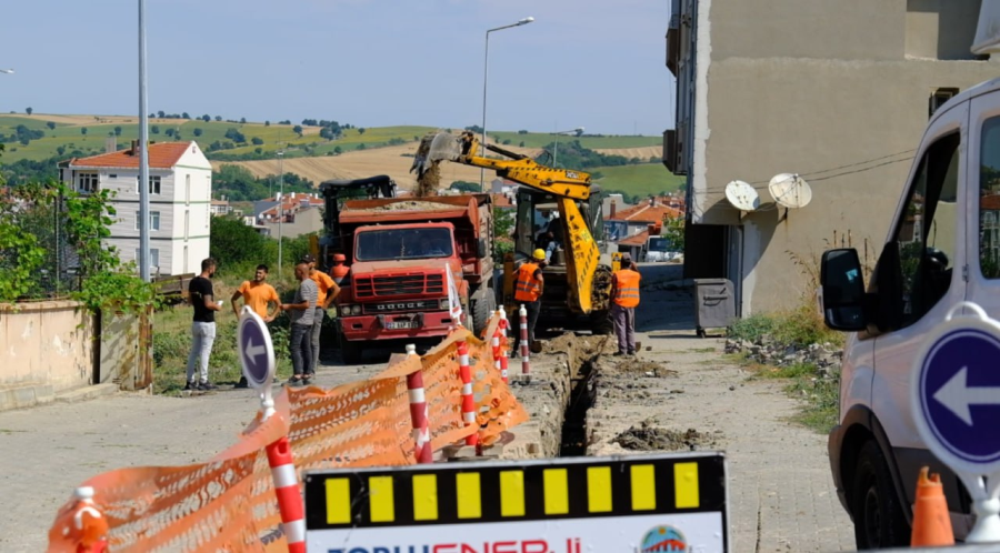 Uzunköprü’de doğalgaz altyapı çalışmaları sürüyor