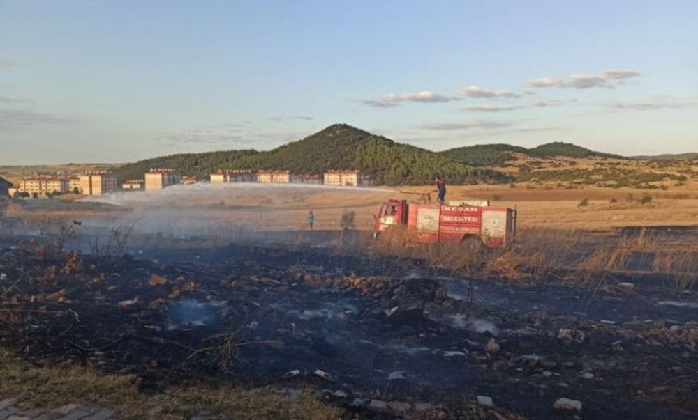 Mustafa Kemal Paşa Mahallesi’nde 20 dönüm anız yandı