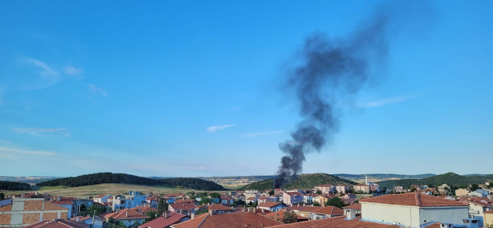 Telleri için yakılan lastikler, Keşan İtfaiyesi tarafından söndürüldü